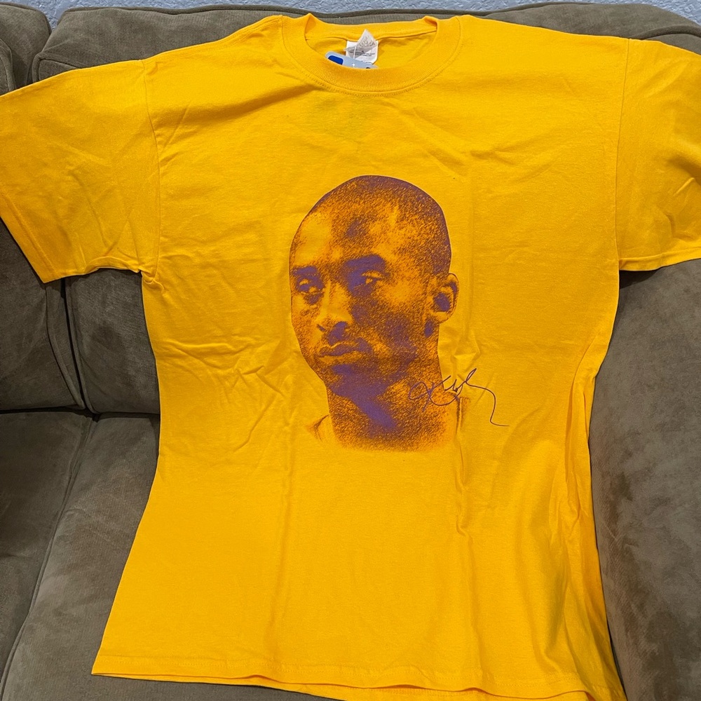 LA LAKERS KOBE BRYANT 81 POINTS COMMEMORATIVE EDITION T-SHIRT GOLD SIZE MED MENS